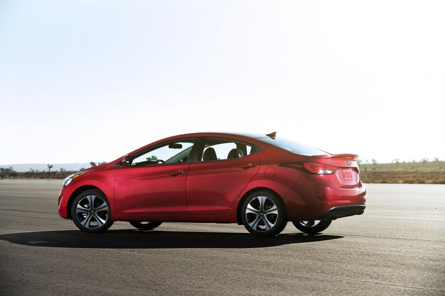  Hyundai Elantra Sport 2014 года  (US) (фото 10 из 12)